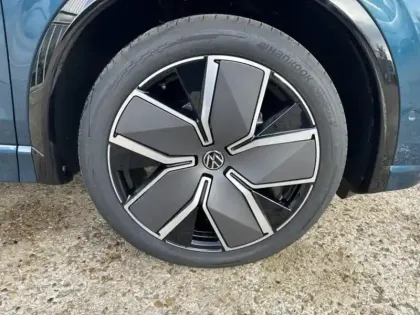 Photo 10 Volkswagen Tiguan  1.5 eTSI 150ch R-Line Edition DSG7