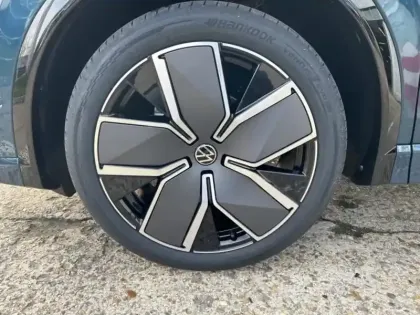 Photo 8 Volkswagen Tiguan  1.5 eTSI 150ch R-Line Edition DSG7