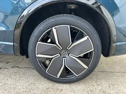 Photo 9 Volkswagen Tiguan  1.5 eTSI 150ch R-Line Edition DSG7