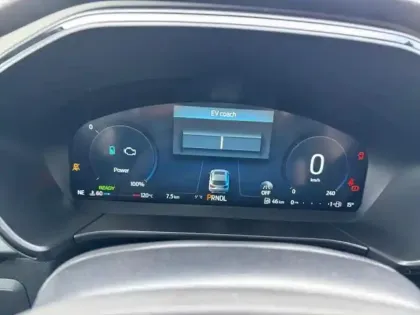 Photo 10 Ford Kuga  2.5 Duratec 180ch Hybrid FlexiFuel ST-Line X Powershift