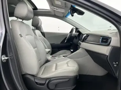 Photo 25 Kia Niro 1.6 GDi 105ch ISG + Plug-In 60.5ch Premium DCT6