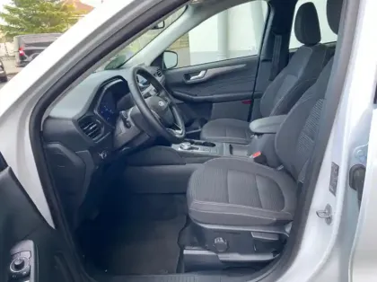 Photo 9 Ford Kuga 2.5 Duratec 190ch FHEV E85 Titanium BVA