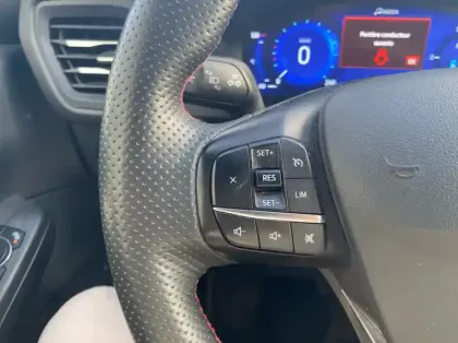 Photo 15 Ford Kuga 2.5 Duratec 190ch FHEV ST-Line X BVA