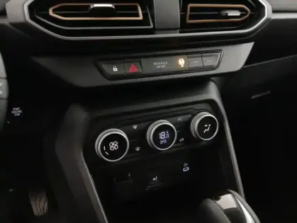 Photo 24 Dacia Jogger Hybrid 140 7 places GSR2 Extreme