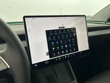 Photo 15 Tesla Model 3 Standard RWD