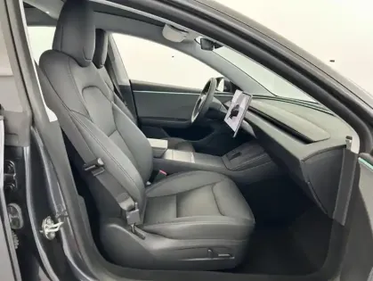 Photo 24 Tesla Model 3 Standard RWD