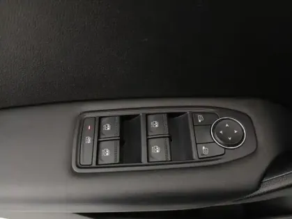 Photo 19 Renault Captur E-Tech 145 - 21 Zen