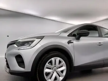 Photo 17 Renault Captur E-Tech 145 - 21 Zen