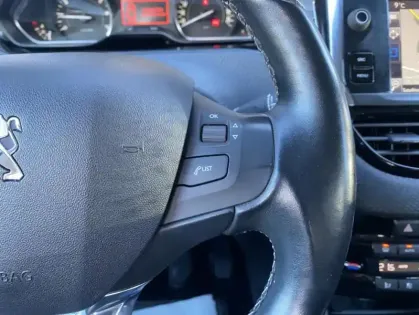 Photo 29 Peugeot 208 1.2 PureTech 82 Allure