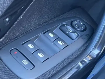 Photo 5 Peugeot 208 1.2 PureTech 82 Allure