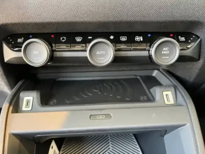 Photo 14 Citroën C4 e- X 136 ch Automatique