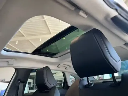 Photo 17 Citroën C4 e- X 136 ch Automatique