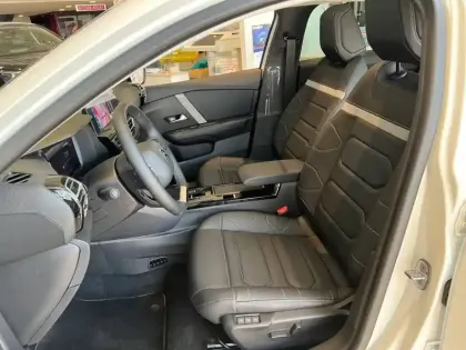 Photo 8 Citroën C4 e- X 136 ch Automatique