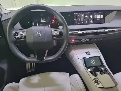 Photo 27 DS DS 4  Hybride E-Tense 225 EAT8