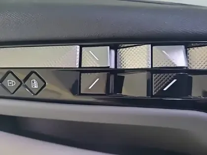 Photo 52 DS DS 4  Hybride E-Tense 225 EAT8