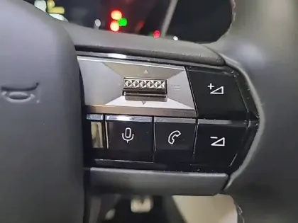 Photo 87 DS DS 4  Hybride E-Tense 225 EAT8