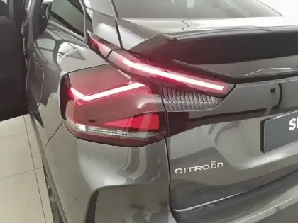 Photo 16 Citroën C4 e- 136 ch Automatique