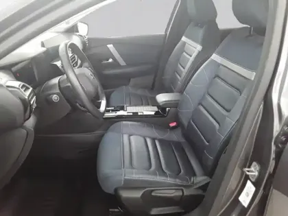 Photo 10 Citroën C4 e- 136 ch Automatique