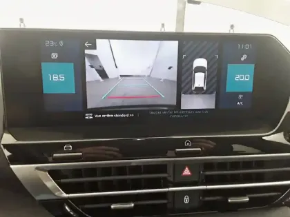 Photo 17 Citroën C4 e- 136 ch Automatique