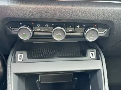 Photo 17 Citroën C4  Hybride 110 e-DCS6