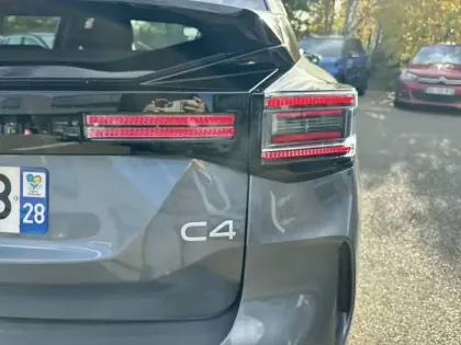 Photo 16 Citroën C4  Hybride 110 e-DCS6