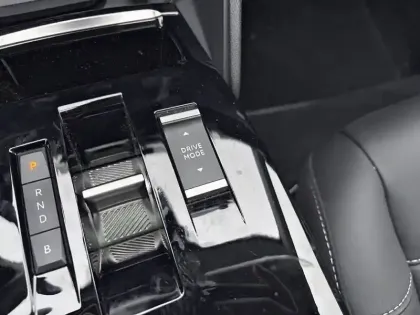 Photo 19 Citroën C4 e- 136 ch Automatique