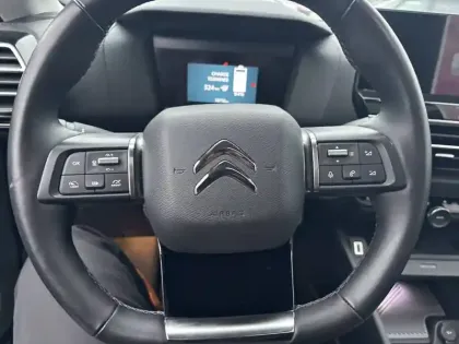 Photo 8 Citroën C4 e- 136 ch Automatique