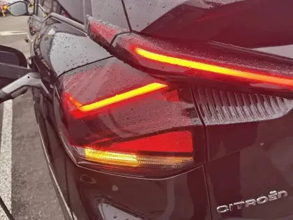 Photo 16 Citroën C4 e- 136 ch Automatique