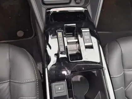 Photo 13 Citroën C4 e- 136 ch Automatique