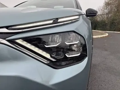 Photo 15 Citroën C4 e- 136 ch Automatique