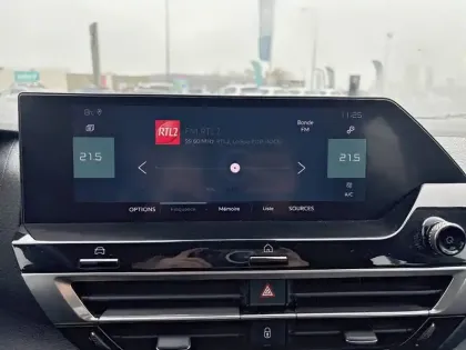 Photo 18 Citroën C4 e- 136 ch Automatique