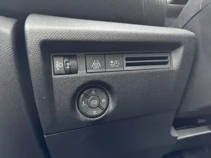 Photo 26 Citroën C4 e- 136 ch Automatique