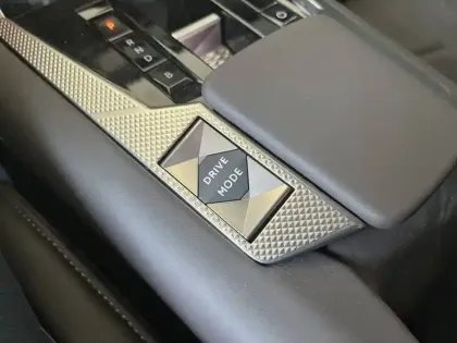 Photo 32 DS DS 4  Hybride Rechargeable 225 EAT8