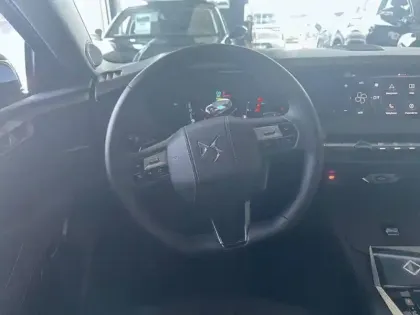 Photo 8 DS DS 4  Hybride Rechargeable 225 EAT8