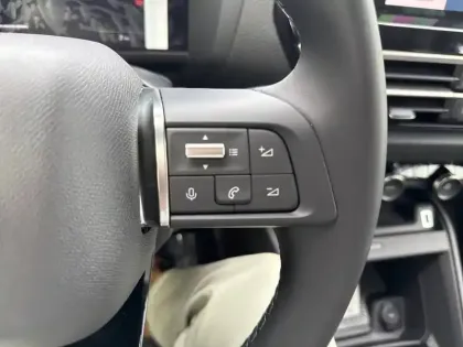 Photo 47 Citroën C4 e- 156 ch autonomie etendue  Automatique