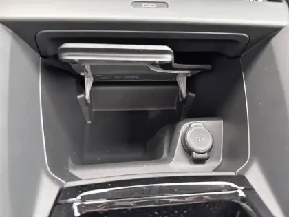 Photo 24 Citroën C4 e- 156 ch autonomie etendue  Automatique