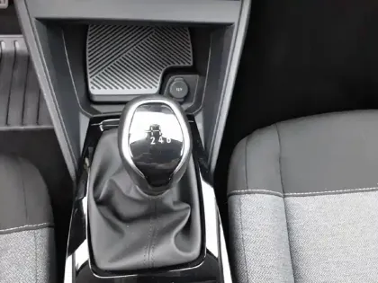 Photo 13 Citroën C4  PureTech 100 BVM6