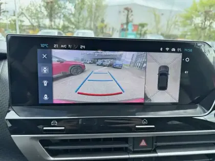 Photo 17 Citroën C4  Hybride 136 e-DCS6