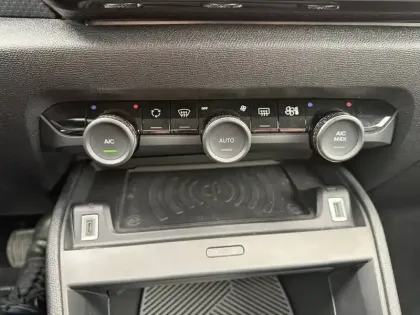 Photo 18 Citroën C4  Hybride 136 e-DCS6