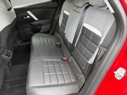 Photo 11 Citroën C4  Hybride 136 e-DCS6