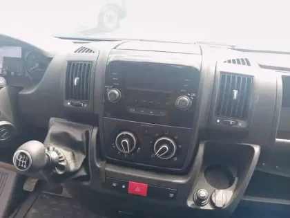 Photo 57 Citroën Jumper  VITRE 35 L2H2 BLUEHDi 140 S&S BVM6 