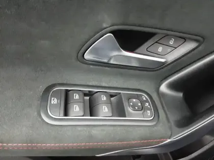 Photo 18 Mercedes Classe A  200 d 8G-DCT