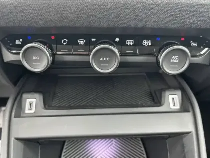 Photo 24 Citroën C4  PureTech 130 S&S EAT8