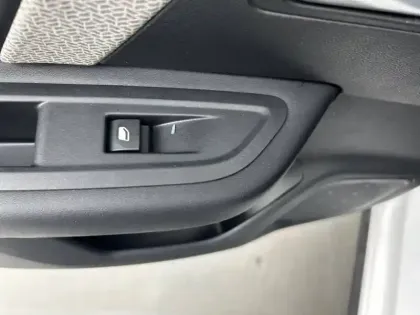 Photo 14 Citroën C4  PureTech 130 S&S EAT8