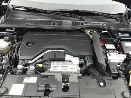 Photo 14 Citroën C4  Hybride 136 e-DCS6