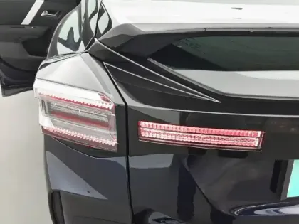 Photo 16 Citroën C4  Hybride 136 e-DCS6