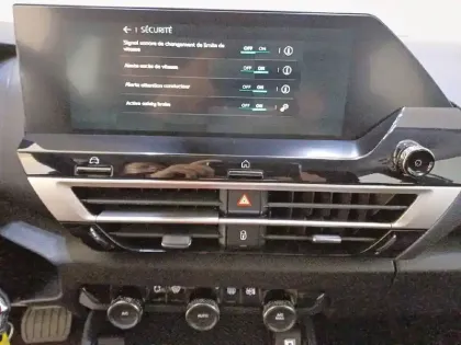 Photo 21 Citroën C4  Hybride 100 e-DCS6