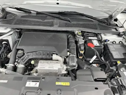 Photo 62 Peugeot 308  PureTech 130ch S&S EAT8