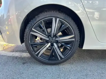 Photo 12 Peugeot 308  PureTech 130ch S&S EAT8