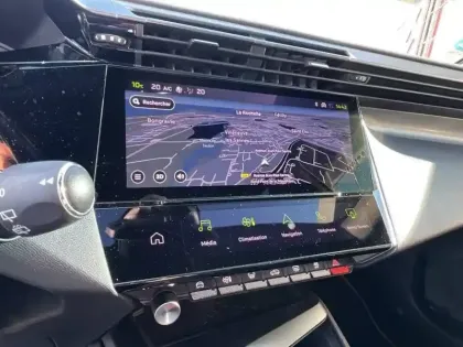 Photo 17 Peugeot 308  PureTech 130ch S&S EAT8